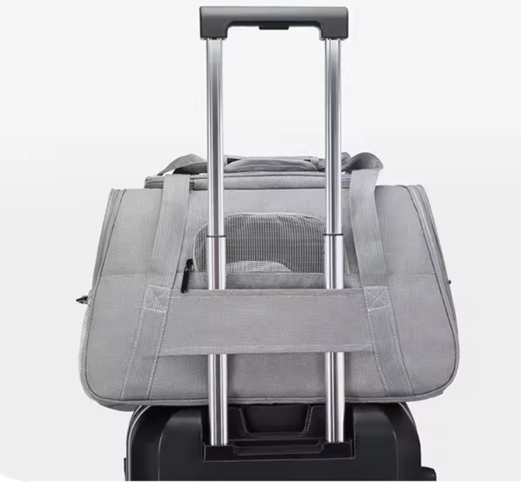 WoYoW®- Draagtas Huisdier - Weekend / Reis -Grijs - Geschikt voor kleine huisdieren tot 10 kg -Bagage- Pluche pad ontwerp - Ventilatie en comfort - Verstelbare schouderbanden - Oxford - 43*28*25cm - 0.7 kg - Koop nu op Bol.com! - Image 6